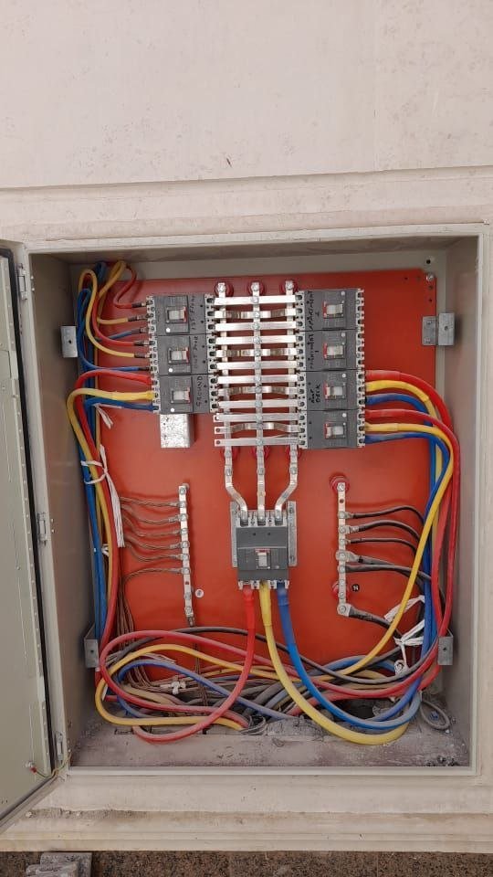 أعمال كهربائية وتمديدات